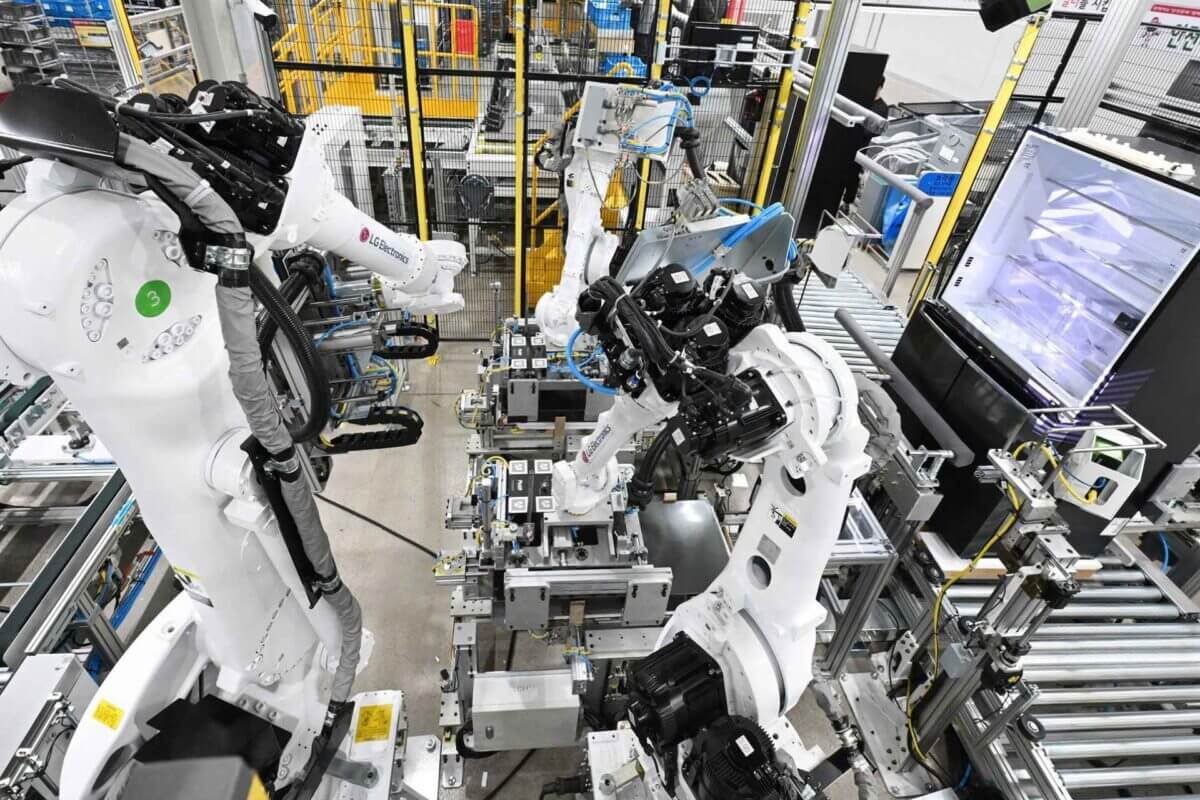 LG ACCELERATES SMART FACTORY SOLUTIONS BUSINESS INTEGRATING AI WITH 66-YEAR MANUFACTURING EXPERTISE